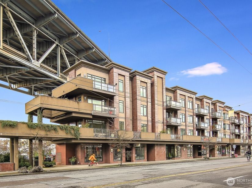 3217 Eastlake Avenue E 302, Seattle WA 98102