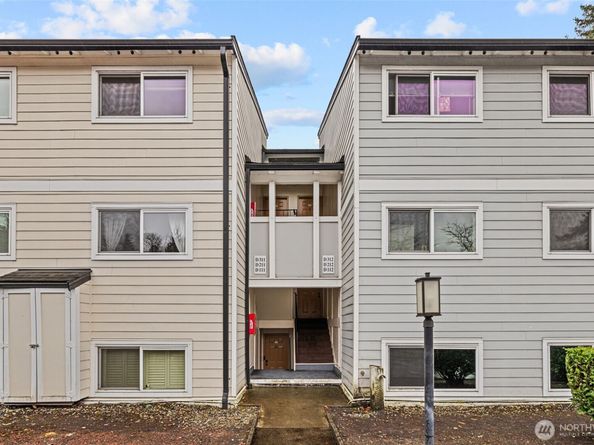 15210 Macadam Road S D211, Tukwila WA 98188