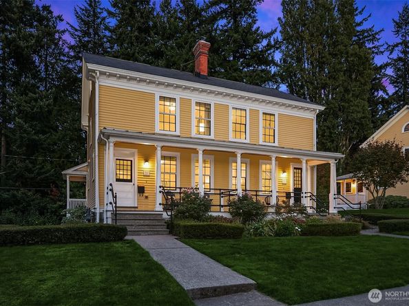 4422 Montana Circle W, Seattle WA 98199