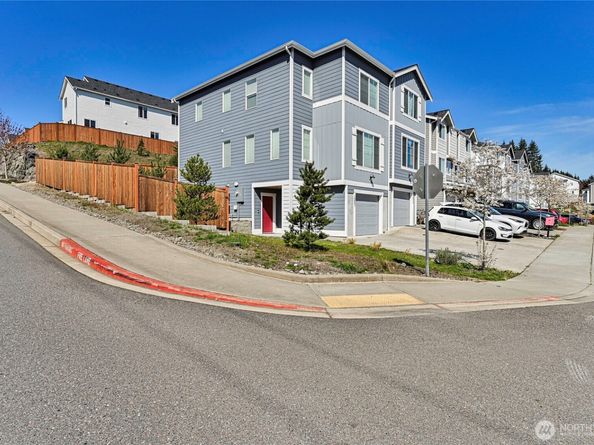 10001 Kings Landing Avenue NW, Bremerton WA 98311