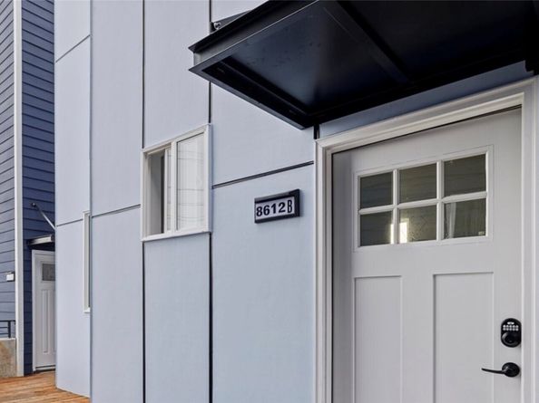 8612 42nd Avenue S B, Seattle WA 98118