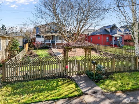 1721 McDougall Avenue, Everett WA 98201