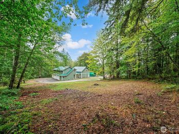 517 NW Old Orchard Way