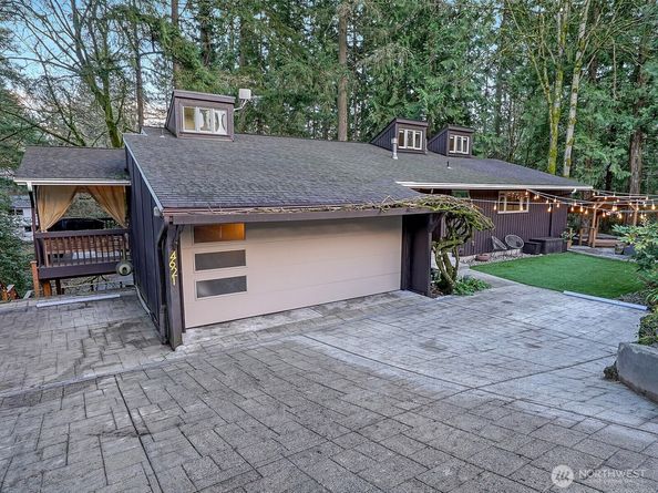 4621 NE 192nd Street, Lake Forest Park WA 99155