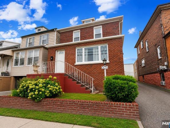 371 Park Avenue, Fairview NJ 07022