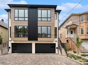 465B 1st Street