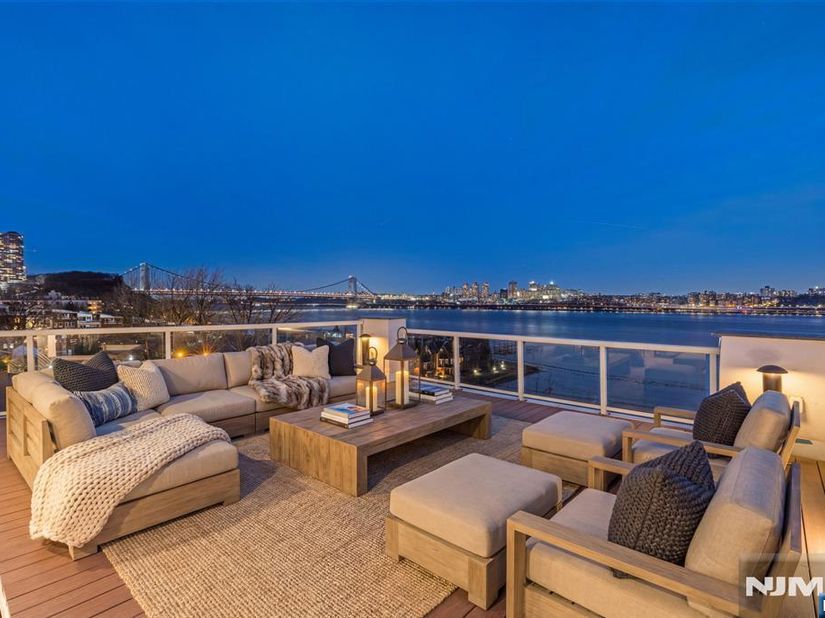 1286 River Road, Edgewater NJ 07020
