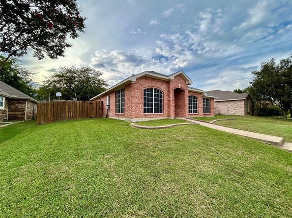 4401  Crystal Lane , Garland Texas 75043