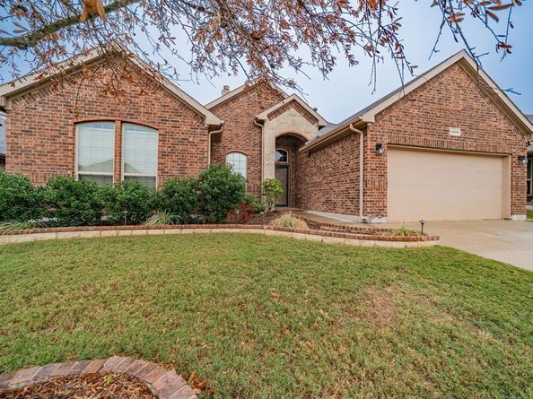 2216  Rosalinda Pass , Fort Worth Texas 76131