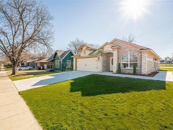 2900  Fitzhugh Avenue 