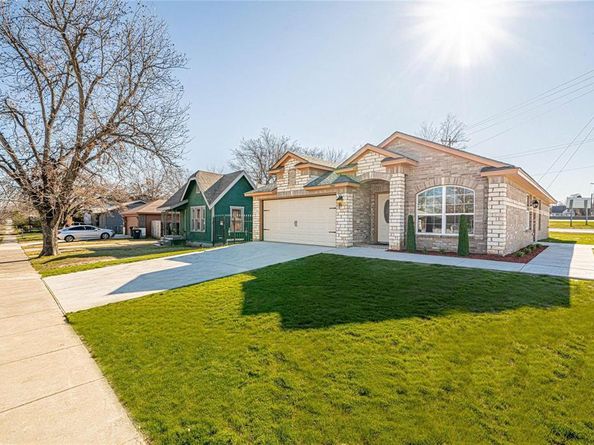 2900  Fitzhugh Avenue , Fort Worth Texas 76105