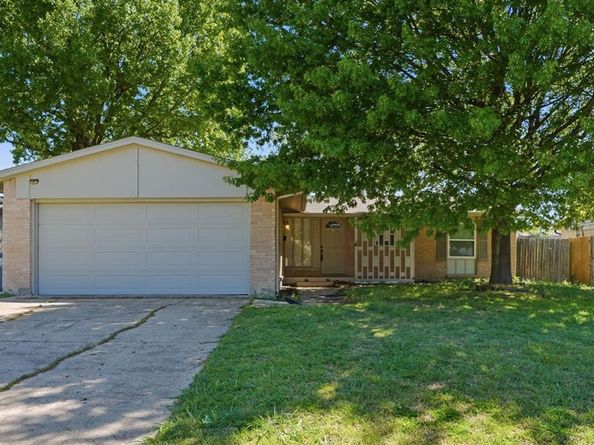 8660  Kingspoint Drive , Dallas Texas 75238