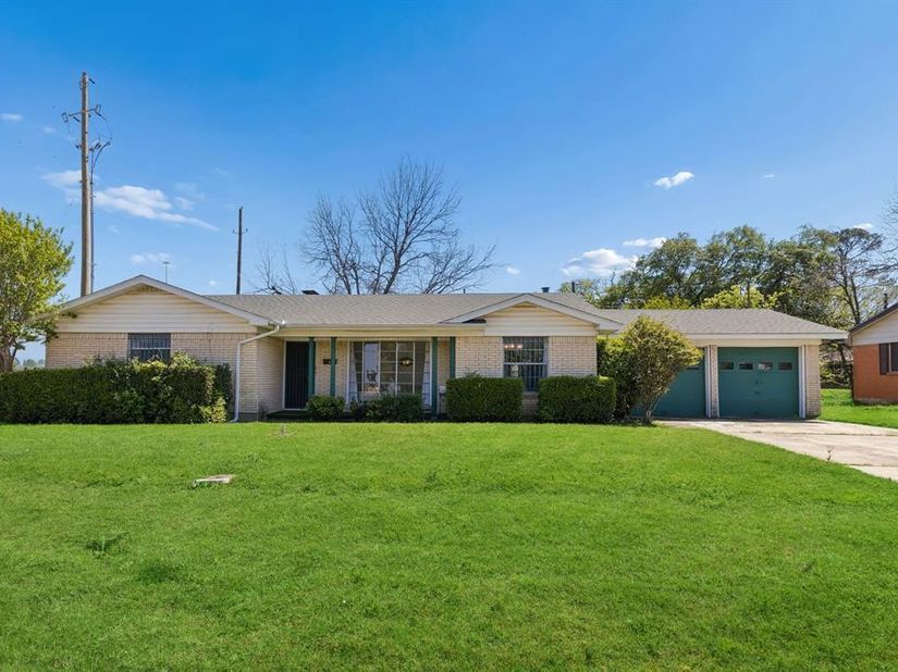 6028  Truman Drive , Fort Worth Texas 76112