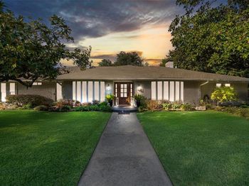 3841  Peter Pan Drive 