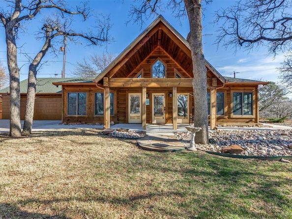 424  Inwood Road , Azle Texas 76020