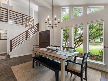 5010  Roundtable Lane 