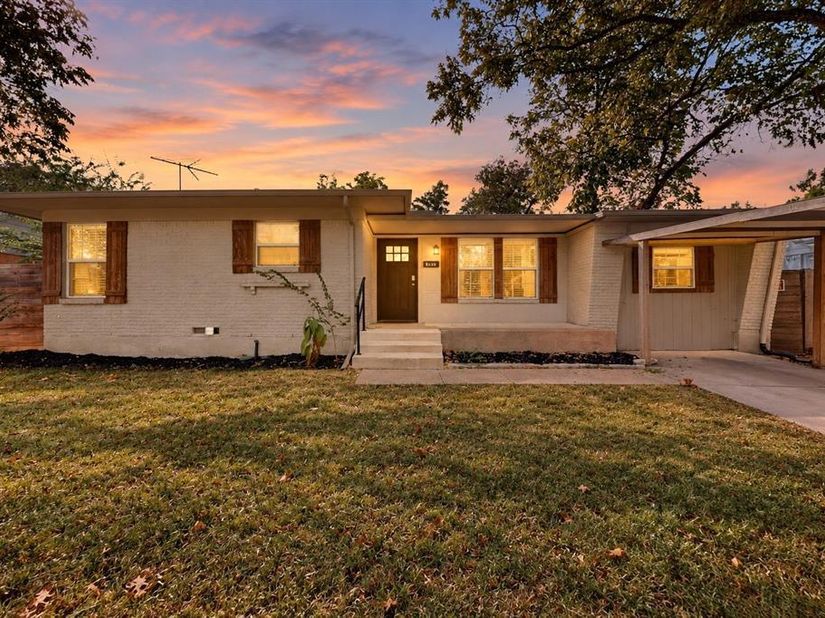 2822  Materhorn Drive , Dallas Texas 75228