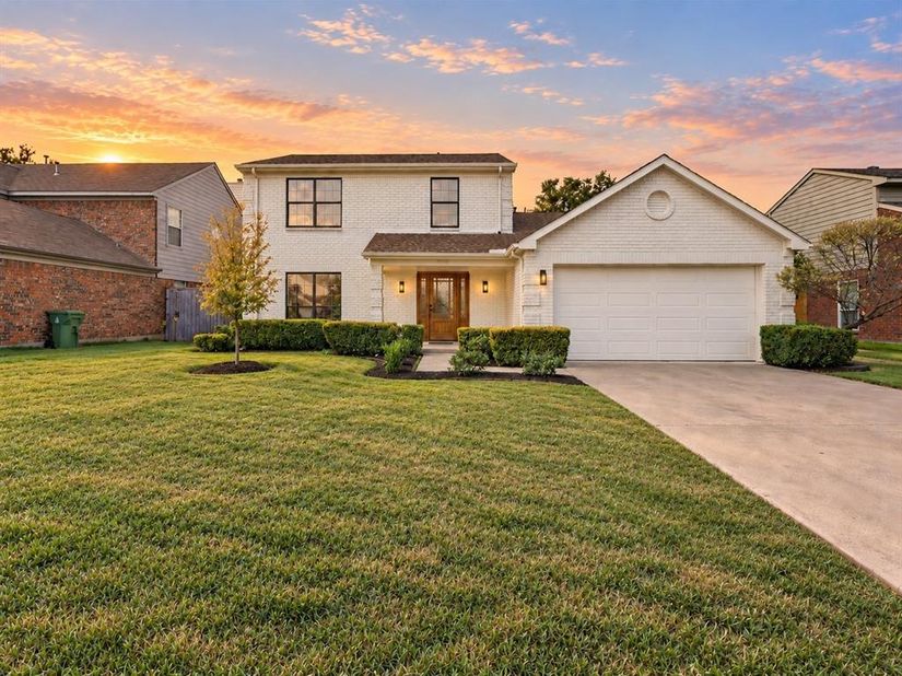 614  Berkley Drive , Grapevine Texas 76051
