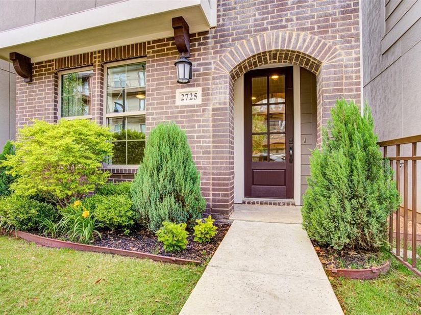 2725  Yellow Jasmine Lane , Dallas Texas 75212
