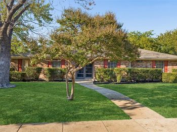 2015  Scarlet Oak Drive 