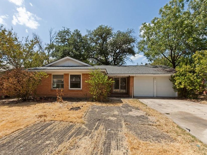 8917  Freeport Drive , Dallas Texas 75228