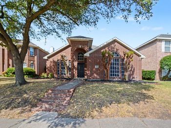 736  Fairlawn Street 
