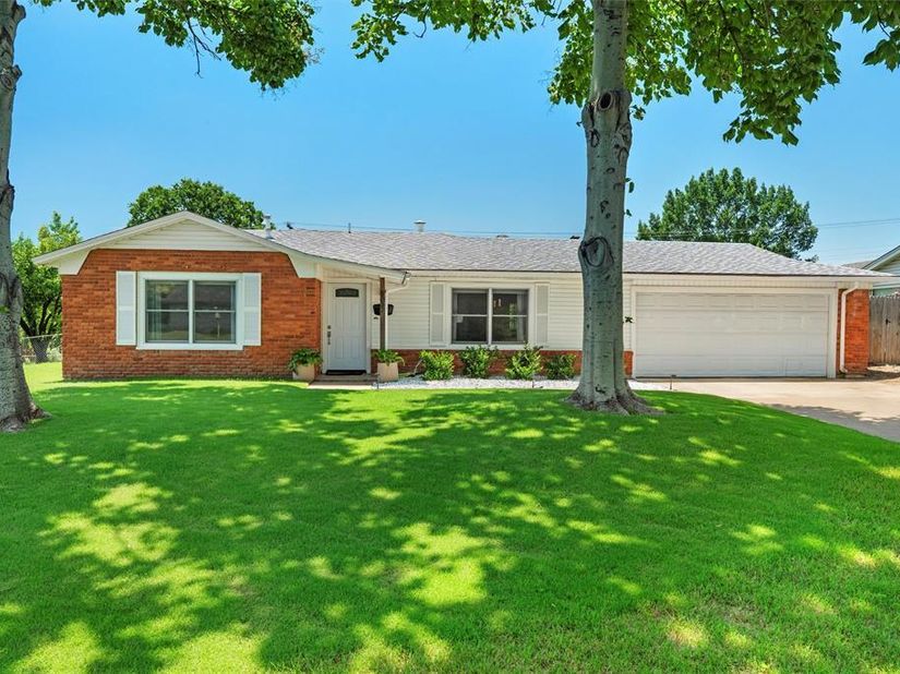 8037  Pinewood Drive , Benbrook Texas 76116