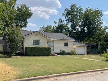 2332  Glencrest Drive 
