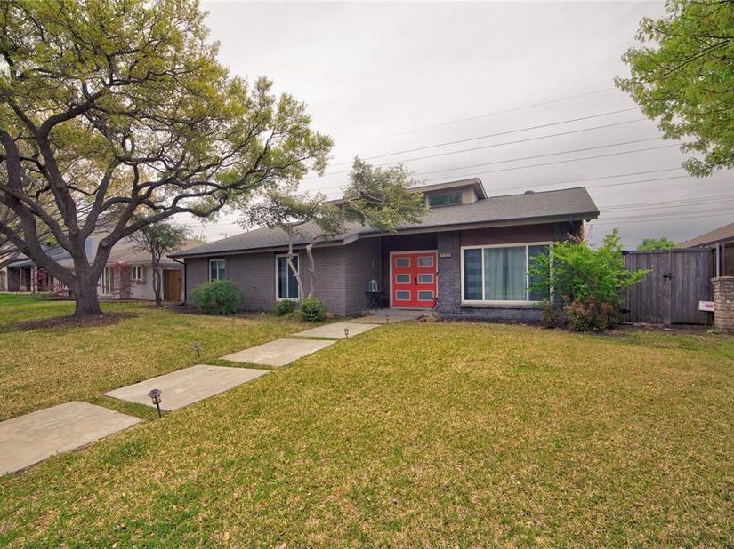 6822  Saint Anne Street , Dallas Texas 75248