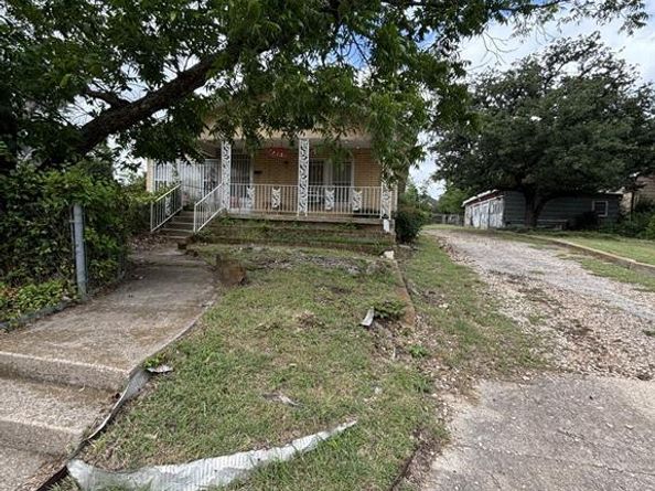 1712  Effie Street , Fort Worth Texas 76105