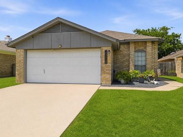 10618  Lone Pine Lane , Fort Worth Texas 76108