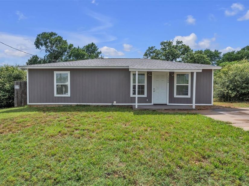 1500  Langston Street , Fort Worth Texas 76105