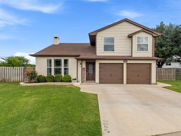 8800  Crestbrook Drive , Fort Worth Texas 76179