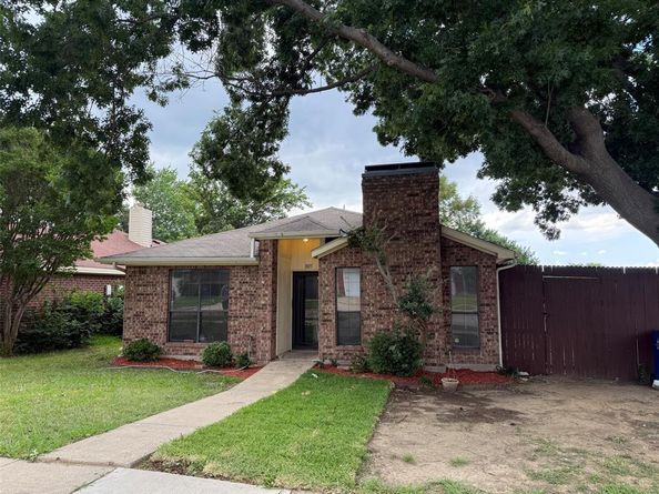 1815  Lombard Street , Garland Texas 75043
