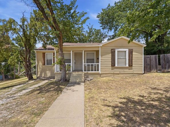 2663  Burton Avenue , Fort Worth Texas 76105
