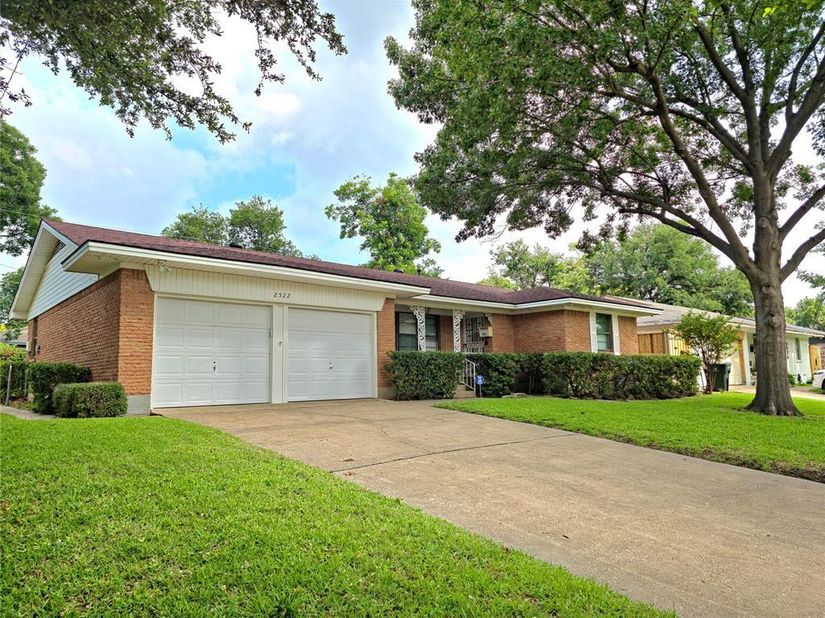 2522  Robin Lane , Garland Texas 75041