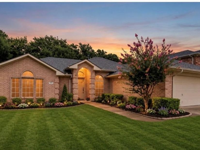 412  Glenbrook Drive , Kennedale Texas 76060