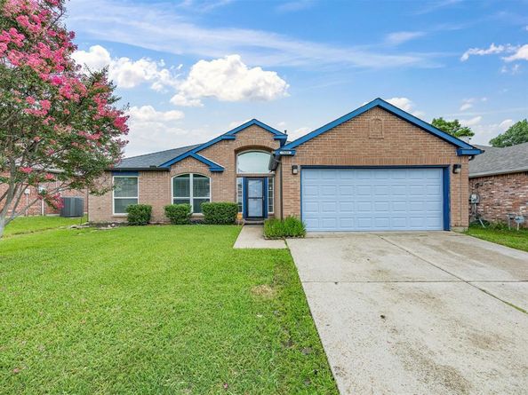 7609  Albany Lane , Arlington Texas 76002