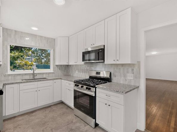 405  Easton Road , Dallas Texas 75218
