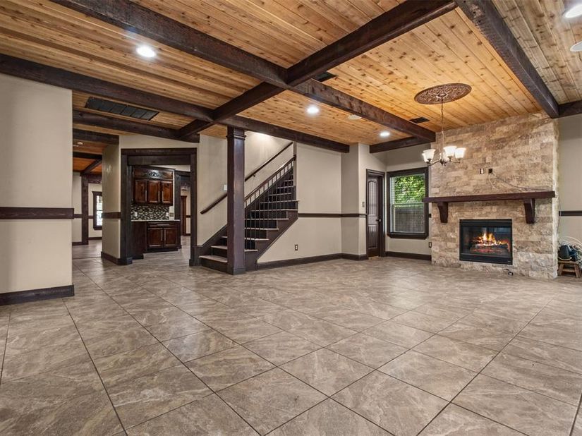 3030  Weisenberger Drive , Dallas Texas 75212