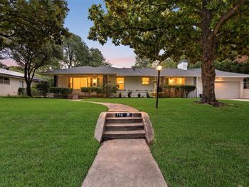 716  Mayrant Drive 