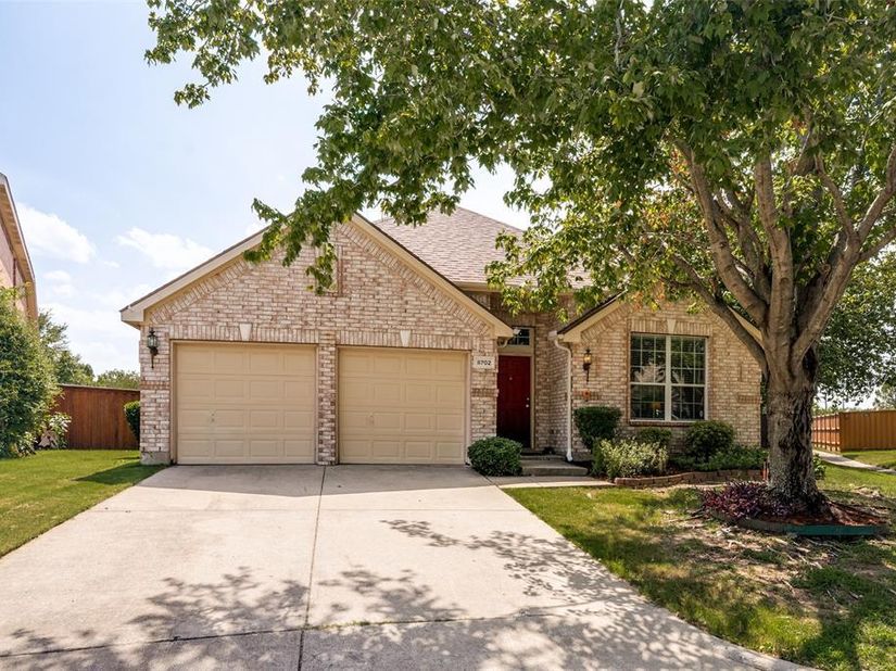 8702  Nairn Street , Rowlett Texas 75089