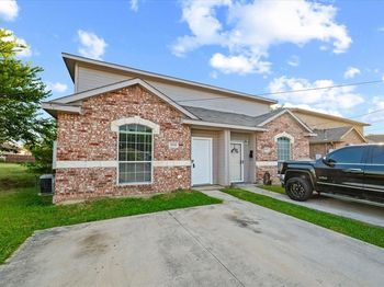 2122 W E Roberts Drive 