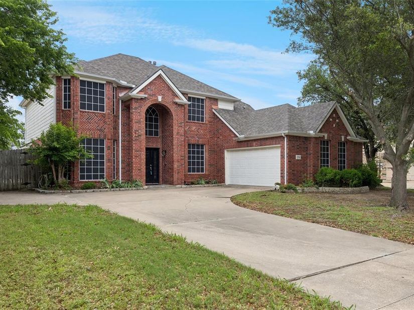 2702  Saint Charles Drive , Mansfield Texas 76063