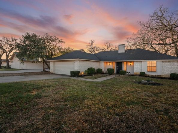 2333  Jenson Circle , Fort Worth Texas 76112