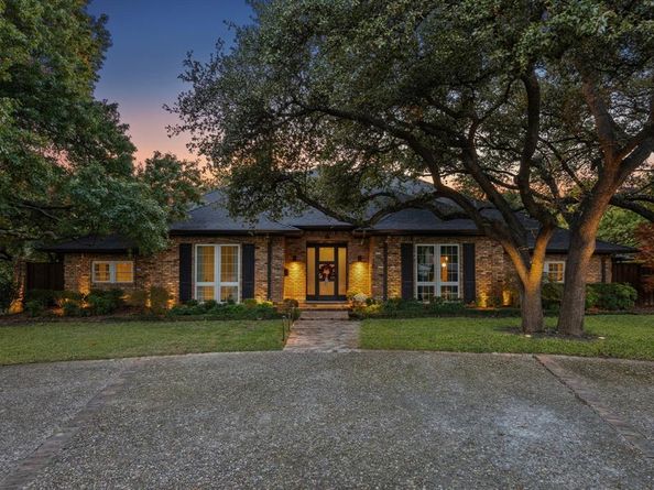 98 W Shore Place , Richardson Texas 75080