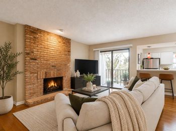 15151  Berry Trail 