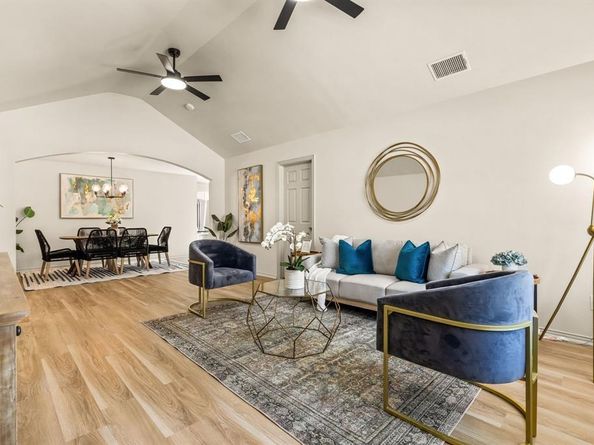 274 S St Augustine Drive , Dallas Texas 75217