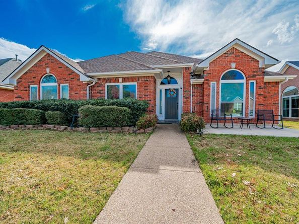 2102  Greenview Drive , Carrollton Texas 75010