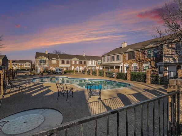 617  Carriagehouse Lane  3E, Garland Texas 75040